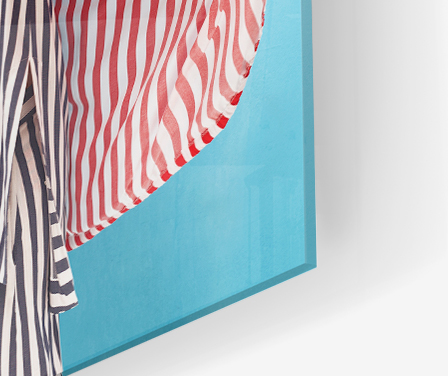 Nahaufnahme eines Wandbilds aus Acrylglas