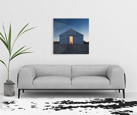 Wandbild aus Alu-Dibond über einem Sofa